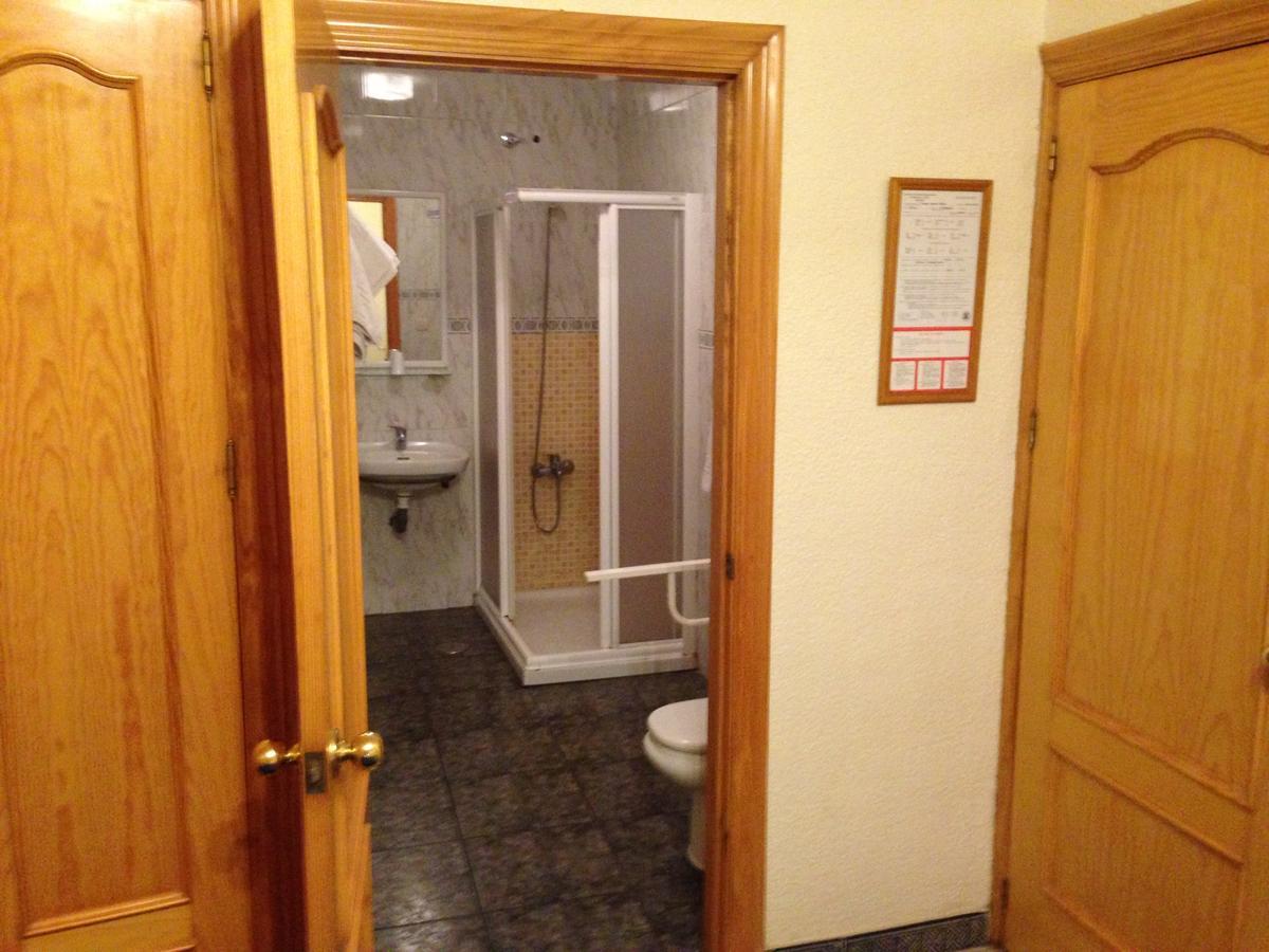 Hostal Delfin Verde Almería Dış mekan fotoğraf